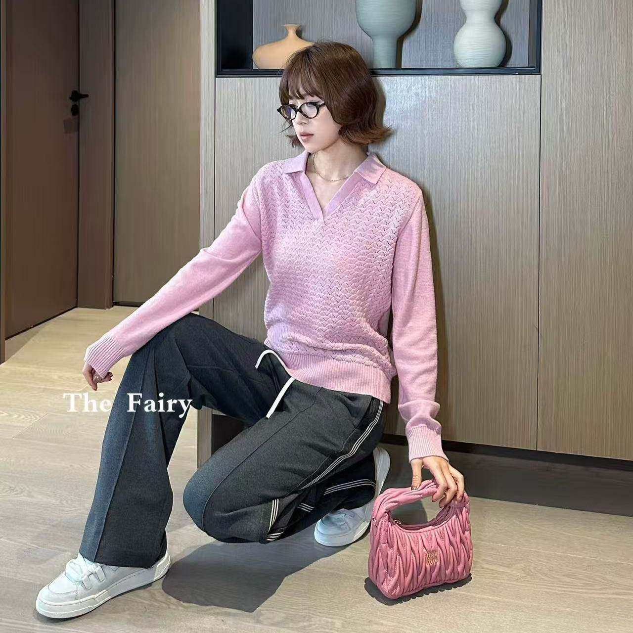 好漂亮好漂亮翻领针织扇形镂空羊毛打底衫女2025年冬季新款上衣潮