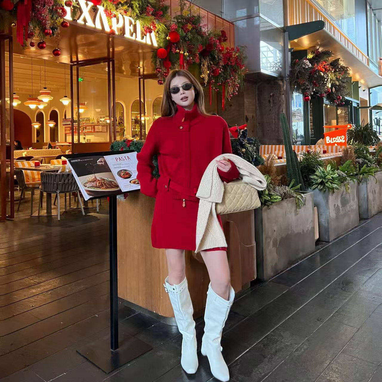 好漂亮好漂亮红色拉链腰带毛衣外套女2025年冬季新款短上衣宽松潮