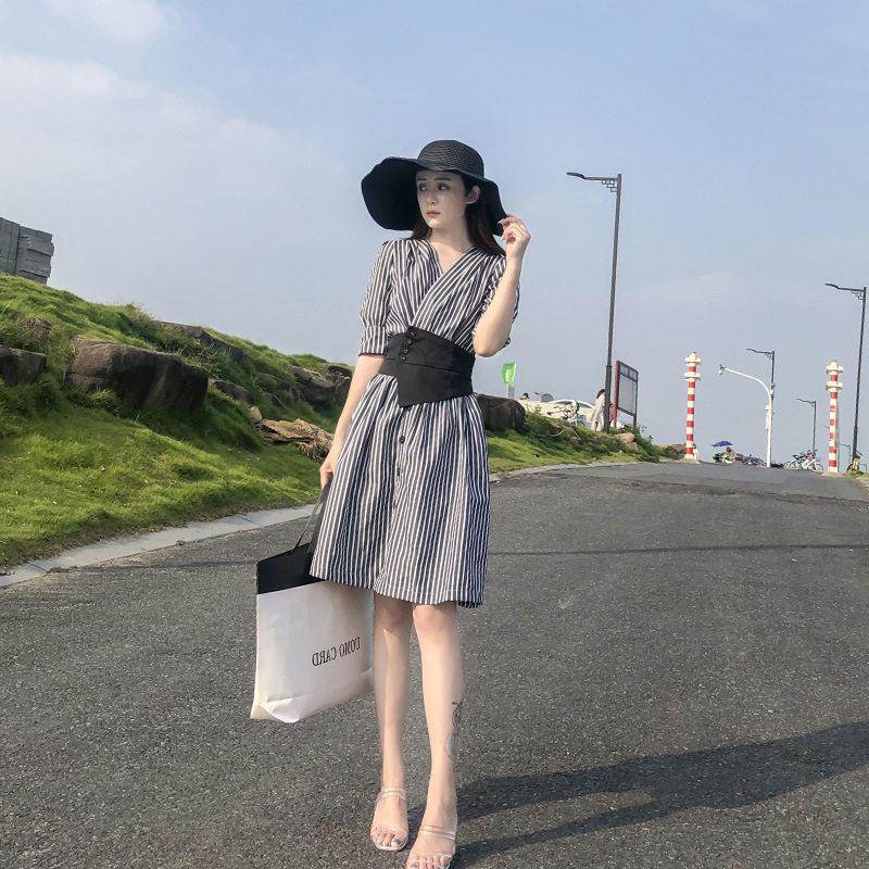法式条纹洋装女0袖24新款名媛气质QGN短收中长2版小个子a字裙腰子