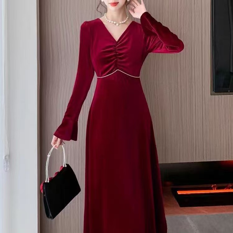 高级感金丝绒连衣裙抽褶V领镶钻礼服裙女春秋独特别致洋气敬酒服