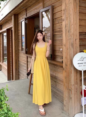 法式气质U领黄色吊带连衣裙女夏季裙子收腰显瘦大摆裙度假风长裙