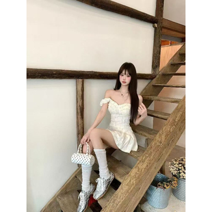 法式白色系带吊带连衣裙女夏季收腰修身裙子小个子甜美风a字短裙