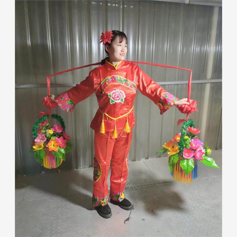 秧歌舞蹈挑花篮锄戏曲戏