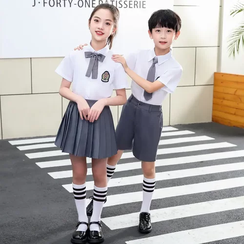 儿童演出服中小学生大合唱朗诵