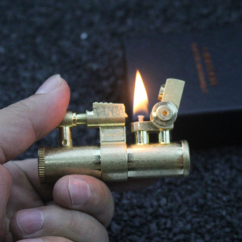 复古异型火车头造型煤油打火机金属机械一键按压弹射打火个性礼物