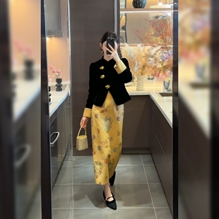 新中式国风唐装套装裙女秋冬高级感气质棉服丝绒上衣半身裙两件套