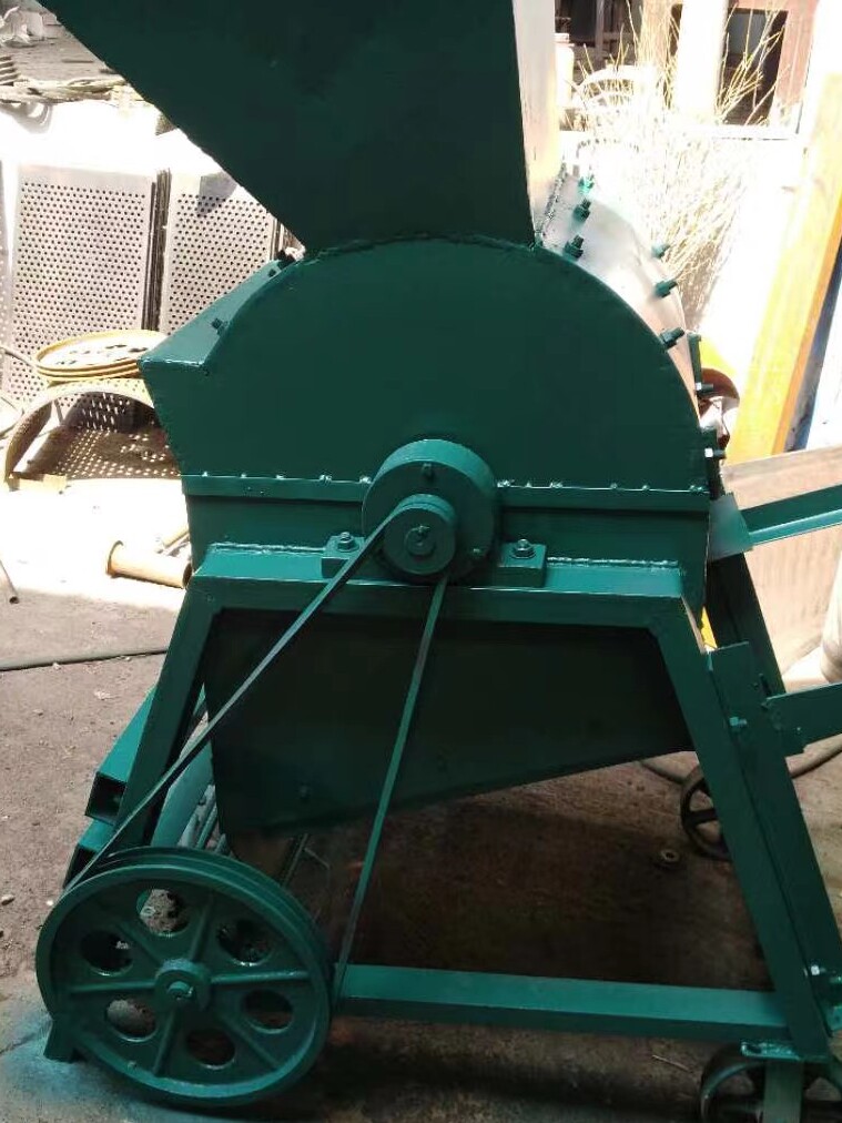 移动式小型鸡羊粪粉碎机煤矸石锤式粉煤机工地粉土机石料破碎机