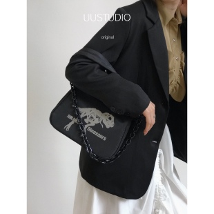 uustudio小众设计包包2021女夏天潮酷百搭恐龙链条腋下法棍单肩包