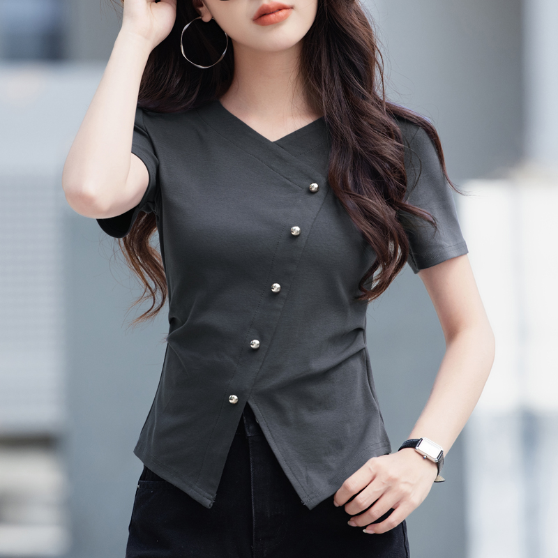 V领褶皱正肩短袖t恤女2025夏季新款设计感开叉半袖不规则洋气上衣