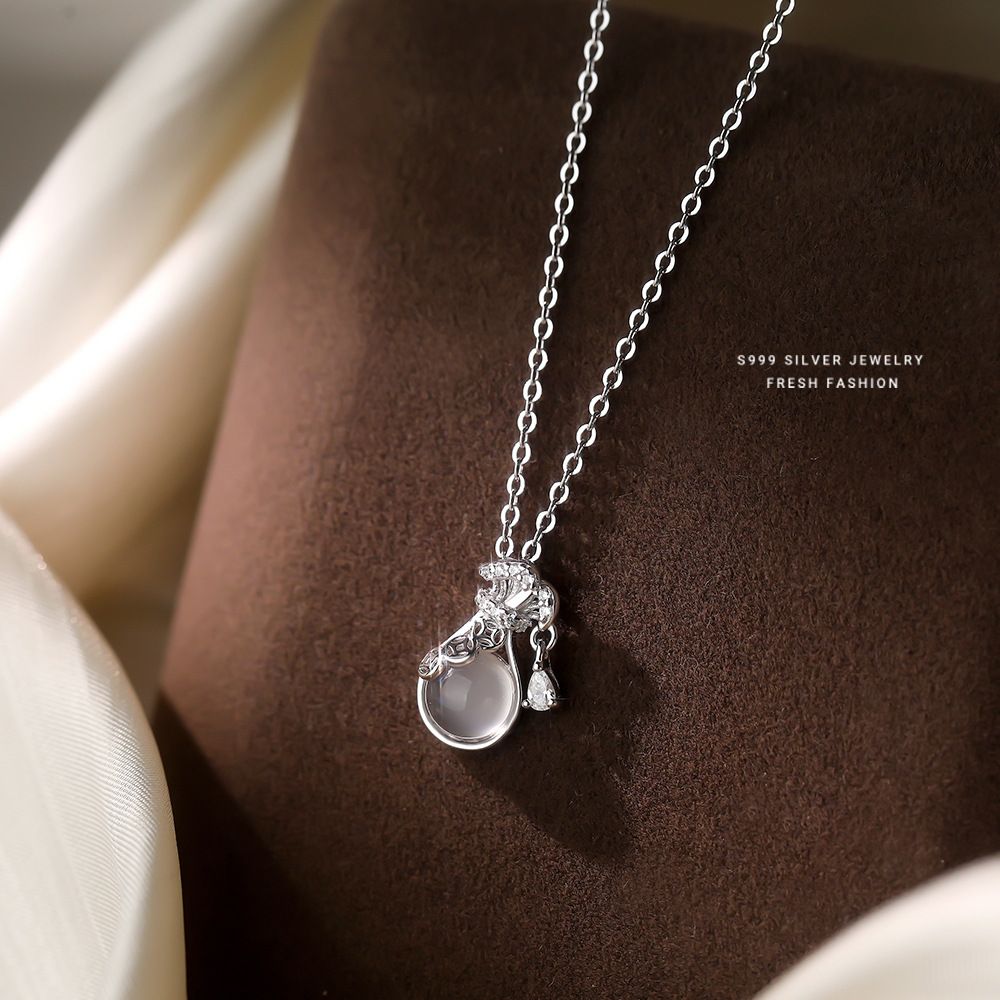 S999纯银白玉髓福袋项链女轻奢小众设计感新中式转运时尚锁骨链