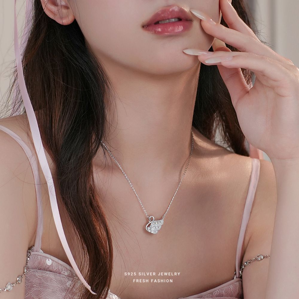 原创天鹅项链女s925纯银轻奢高级感锆石锁骨链百搭优雅饰品