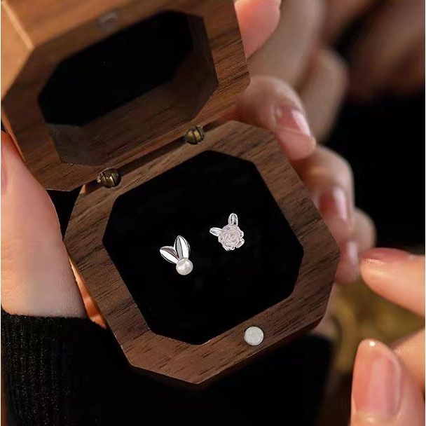 s990纯银新款山茶花珍珠耳钉不对称法式复古小香风玫瑰花耳饰