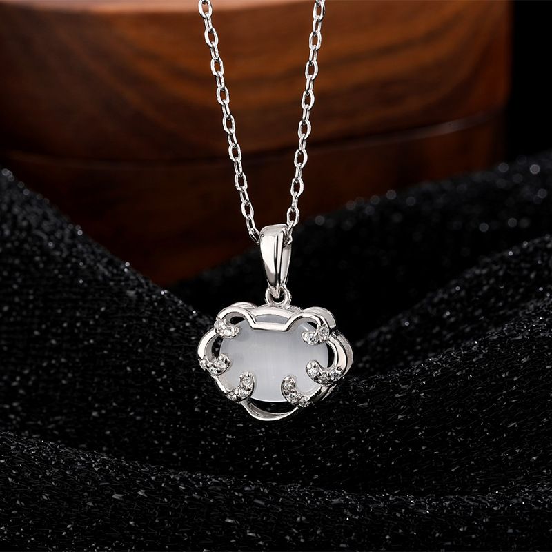 S925纯银天然玉髓平安锁吊坠国风复古轻奢百搭项链女高级感锁骨链