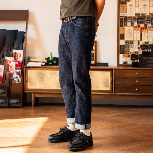 红风中高腰修身直筒牛仔裤