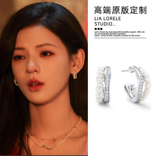 天然淡水流光银色珍珠耳环女2025新款 轻奢高级感绝美独特耳钉耳饰