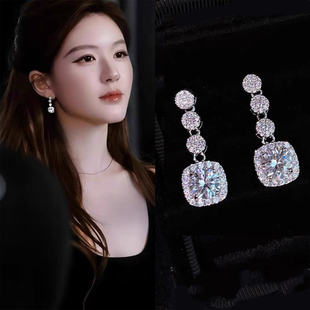 赵露思同款耳环锆石方糖爆闪满钻耳坠短流苏耳饰精致气质高级耳钉