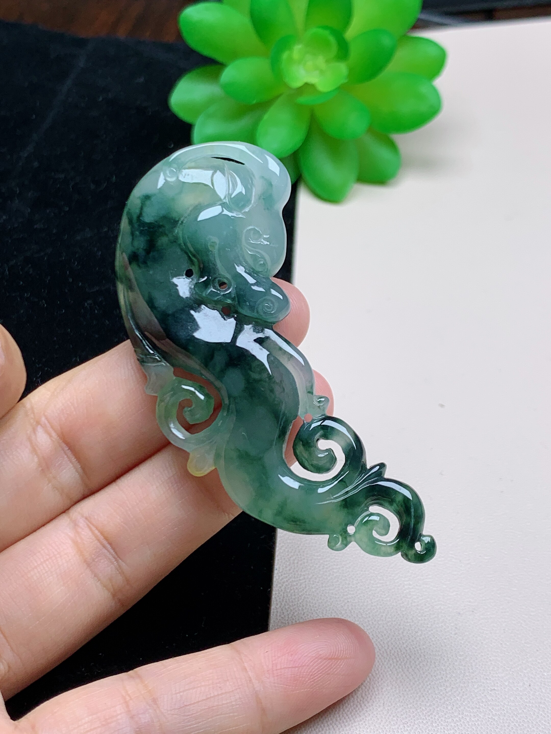 天然翡翠古龙牌吊坠天然翡翠a货冰糯种龙行天下望子成龙玉坠挂件