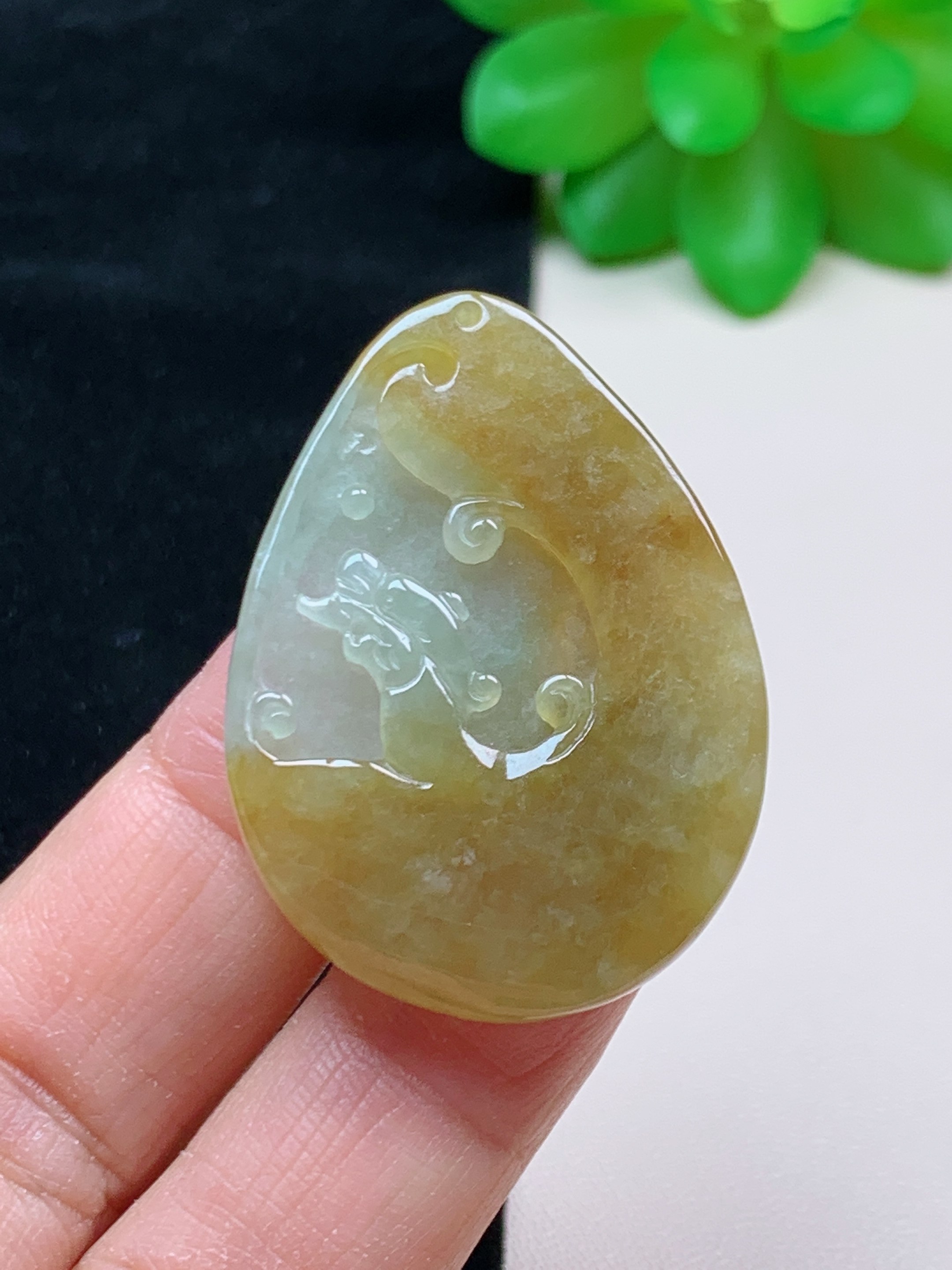 天然缅甸翡翠玉龙吊坠黄翡生肖龙冰糯种挂件项链男女玉佩玉牌