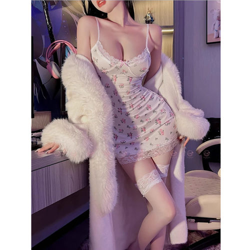 碎花蕾丝吊带连衣裙女包臀修身