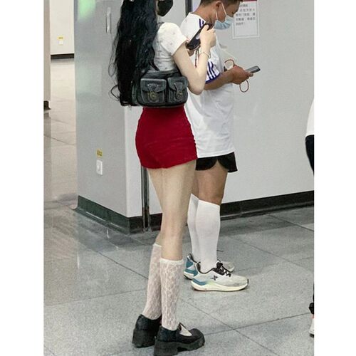 红色修身牛仔短裤女阔腿