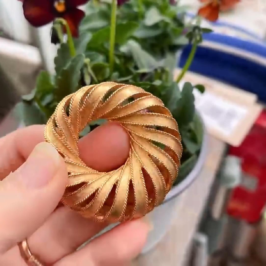 复古高颜值中古风莫比乌斯环胸针