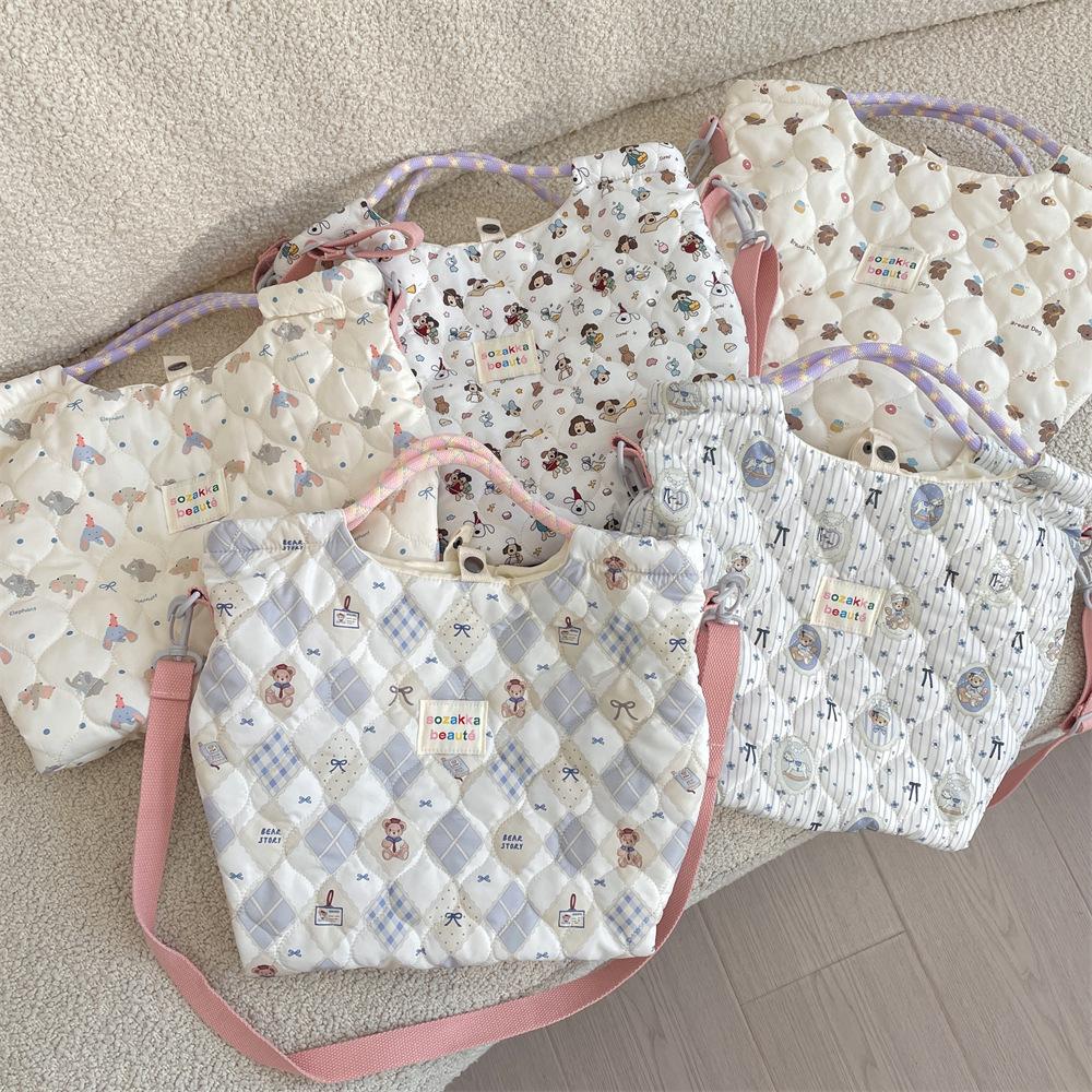 绗缝夹棉卡通手提单肩斜挎布包