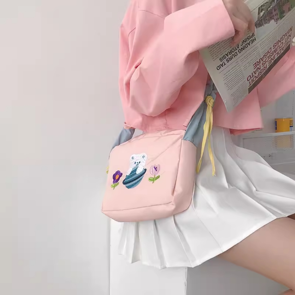 佑木包袋卡通刺绣星球小熊单肩女包ins学院风拉链斜挎包学生书包