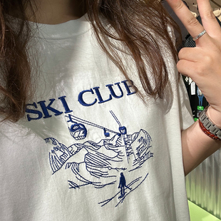 滑雪场创意刺绣百搭纯棉宽松北欧风复古精致简约通勤情侣短袖T恤