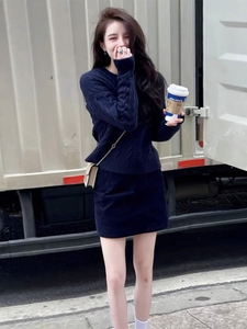 御姐炸街独特上衣超好看绝美奶fufu活泼减龄小香风两件套装裙女秋