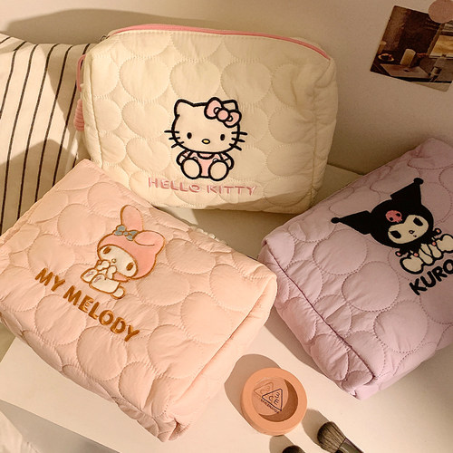 三丽鸥便携式化妆包女可爱收纳袋