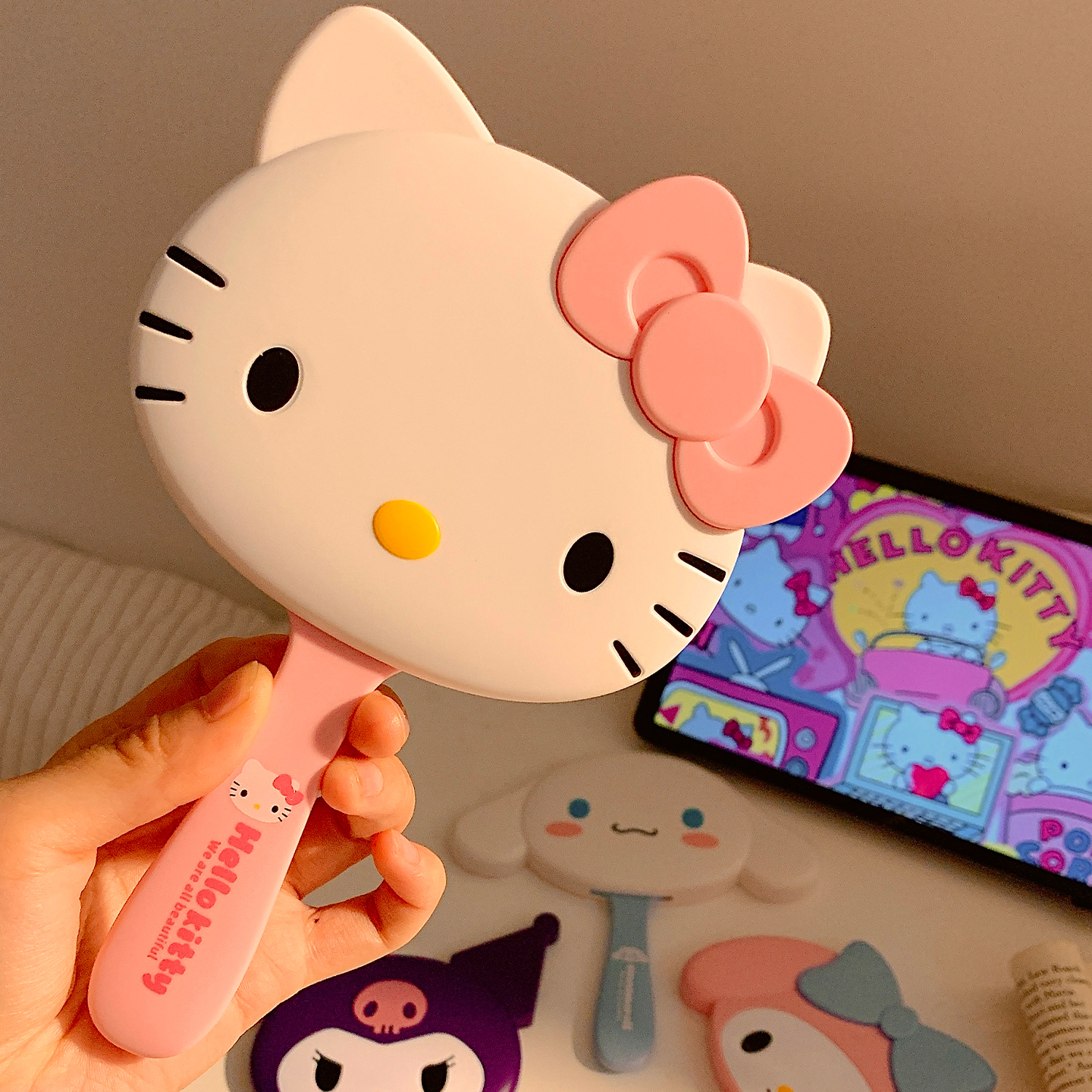 可爱kitty猫手持小镜子女学生宿舍化妆镜梳子一体便携随身补妆镜