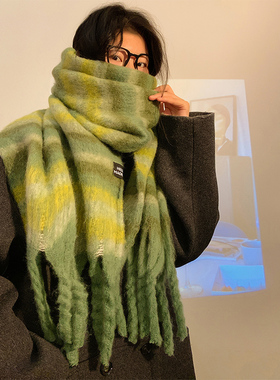 马海毛绿色围巾女冬季2025新款高级感韩版百搭毛茸茸加厚围脖保暖