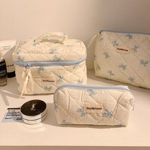 好可爱 奶蓝色蝴蝶结化妆包女便携旅行大容量化妆品收纳包洗漱包