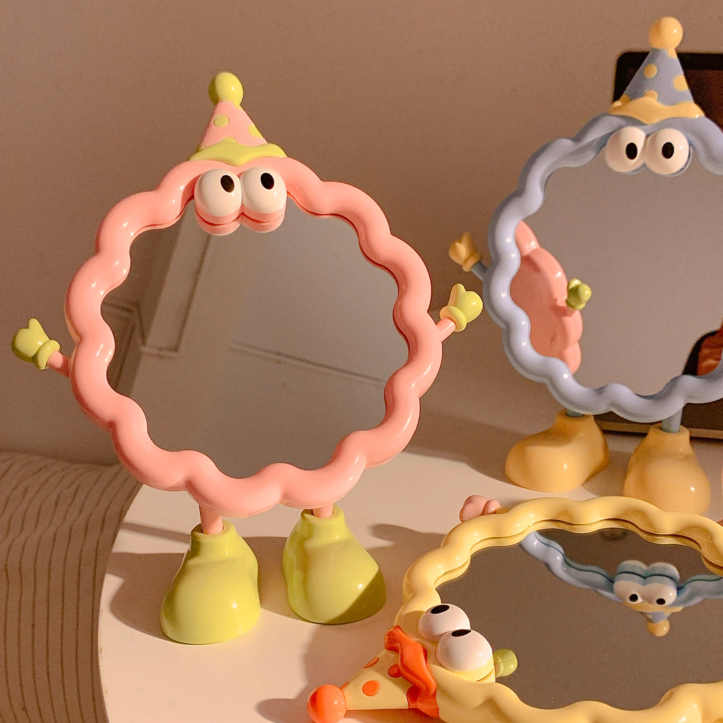 可爱高颜值化妆镜家用桌面卧室台式梳妆台小镜子学生宿舍2026新款