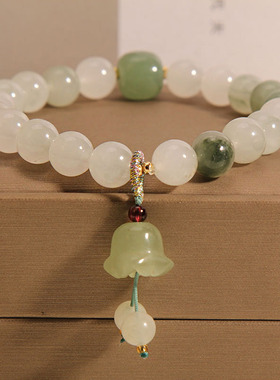 天山翠玉石手链女铃兰花吊坠手串