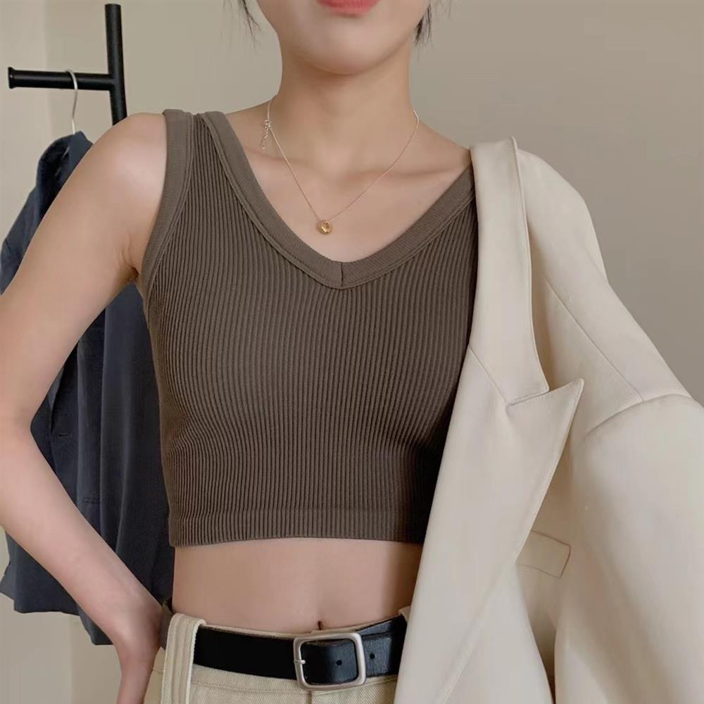 大胸怎么穿衣搭配图片 大胸怎么穿衣服显瘦