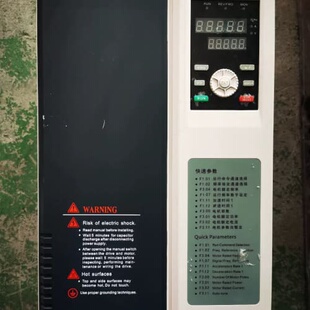 易驱变频器18.5KW外引面板及面板安装座发货前试机拍