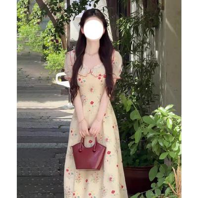 法式茶歇风温柔气质碎花连衣裙女夏季新款甜美泡泡袖收腰绝美长裙
