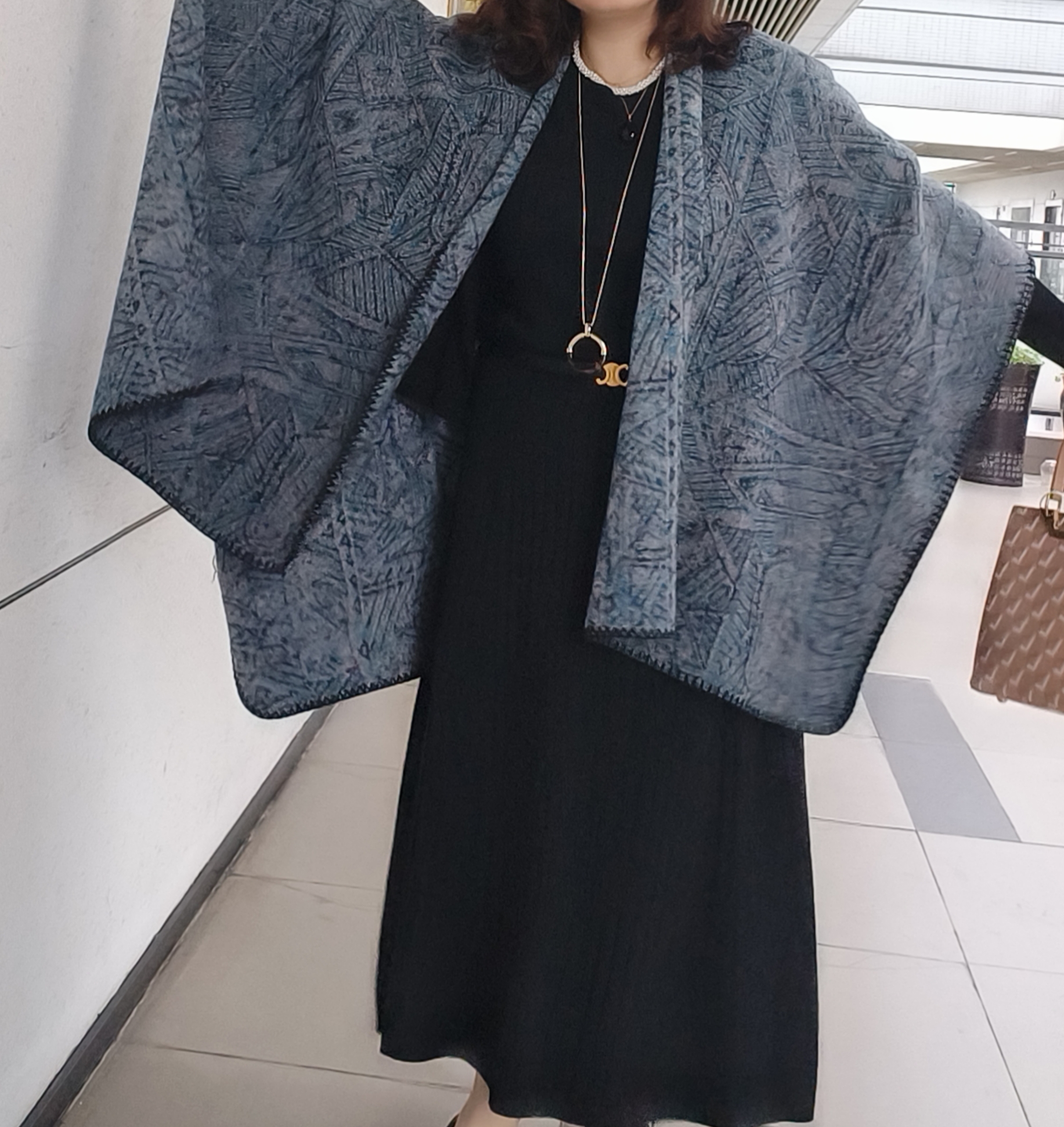 新款英伦风大披肩斗篷外套大码简约时尚百搭经典冬天保暖羊毛外罩