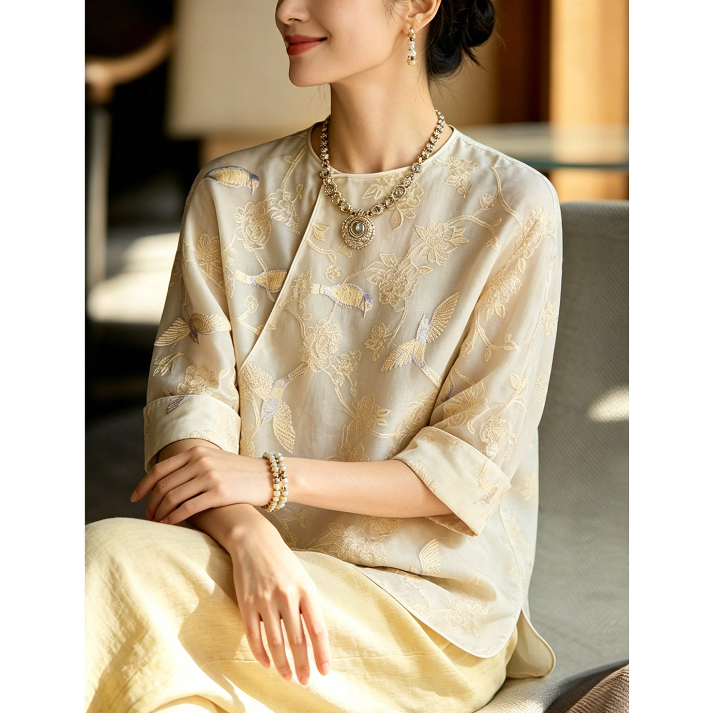 新中式真丝花鸟刺绣斜襟上衣女温柔杏圆领七分袖禅意国风茶服开衫