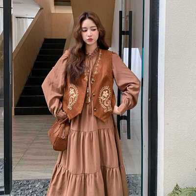 法式复古气质长袖连衣裙套装女2025秋季新款高级感绣花马甲