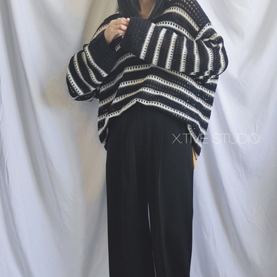 镂空条纹宽松针织衫黑白