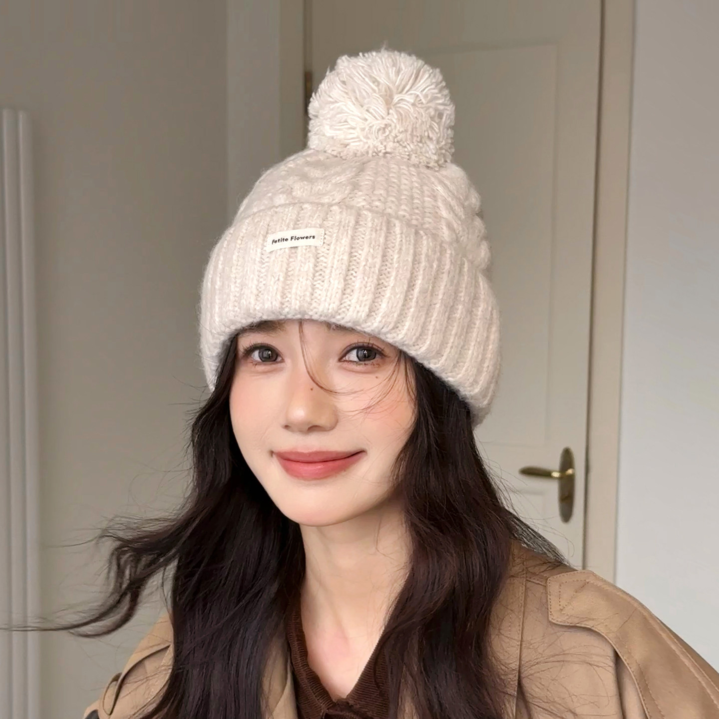 韩版纯色麻花针织帽女显瘦保暖毛线帽可爱毛球冬天保暖护耳套头帽