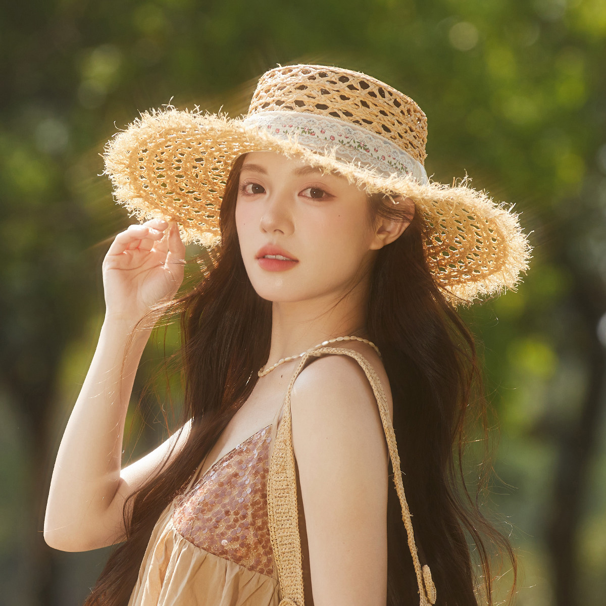 夏季镂空大帽檐草帽女生毛边拉菲草平顶渔夫帽出游氛围感太阳帽子