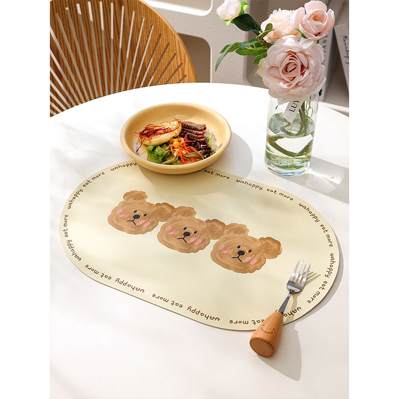 小熊图案皮革餐垫轻奢风