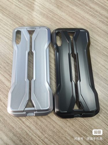 适用于官方原装同款正品 小米黑鲨游戏手机2/ 2Pro 双滑轨保护壳 BC30 支持双手柄。