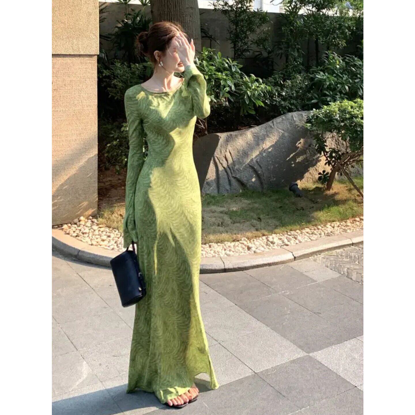 法式绿色印花圆领长袖连