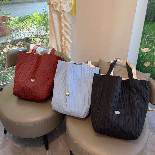 日系褶皱轻便尼龙布包双面上课托特包大容量通勤单肩女包包