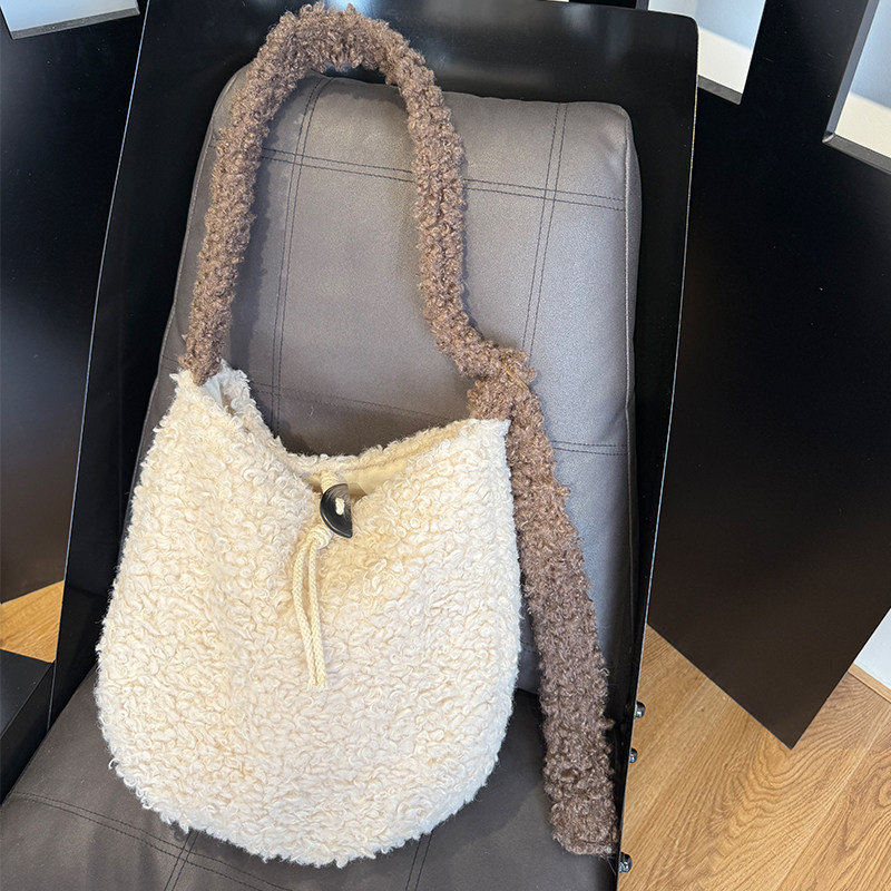 韩系新款毛绒包包奶油系列大容量包包斜挎可调节包包,箱包皮具/热销女包/男包,时尚帆布包,淘宝优惠券,粉丝福利购,淘宝优惠卷