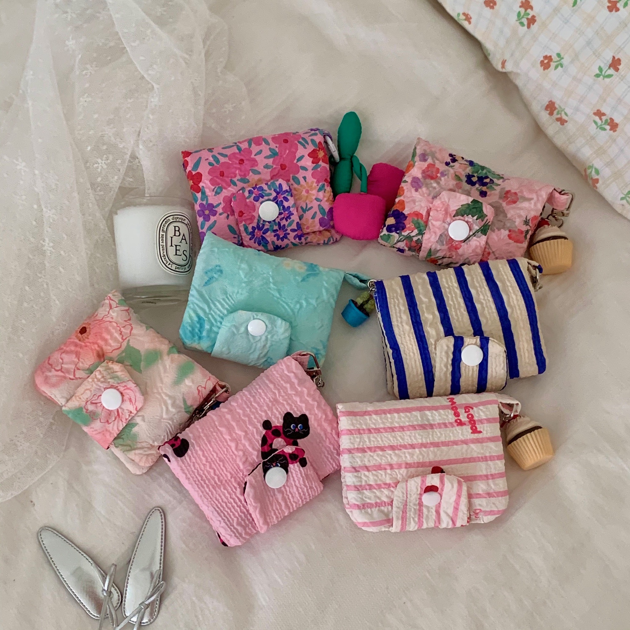 ins发泡新品可爱卡通碎花小卡包证件收纳包学生便携零钱包